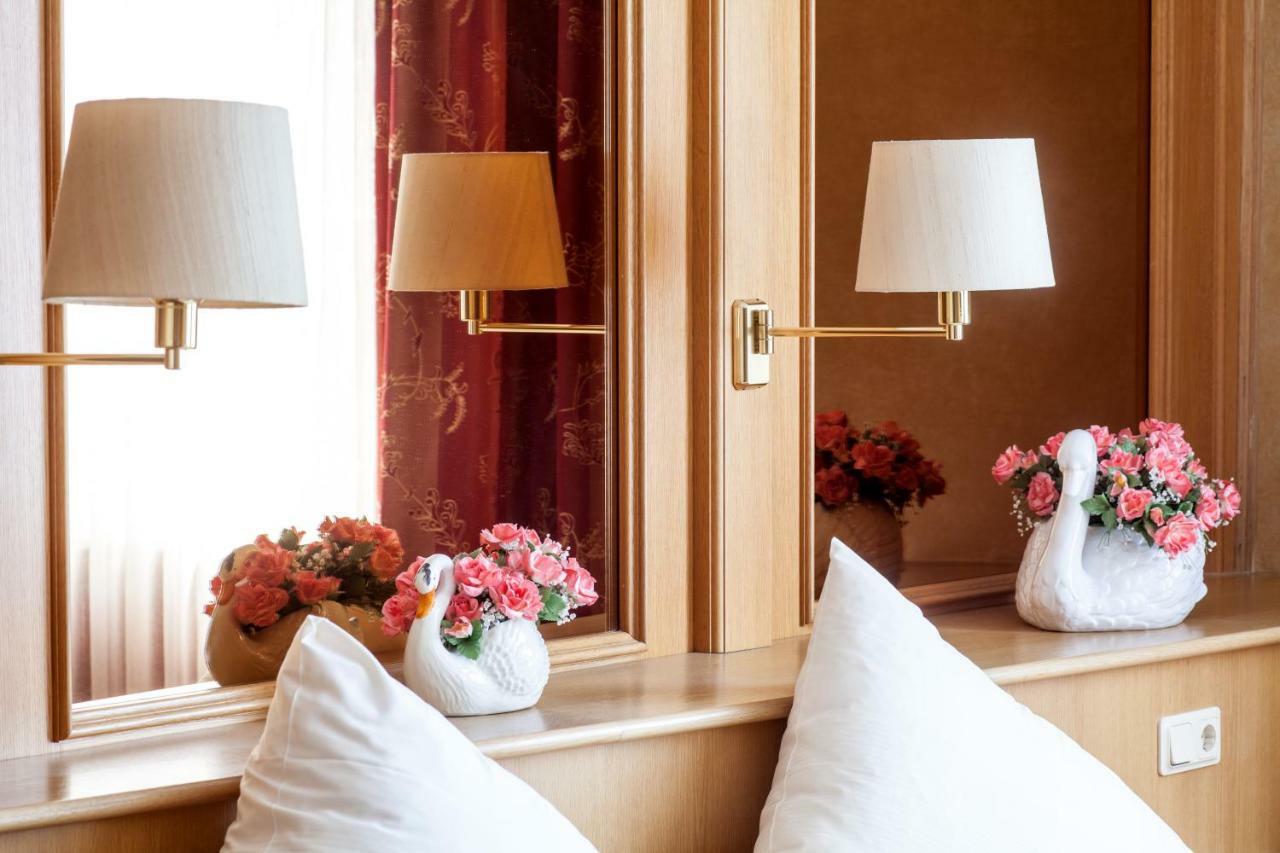 Hotel Nassauer Hof 3*